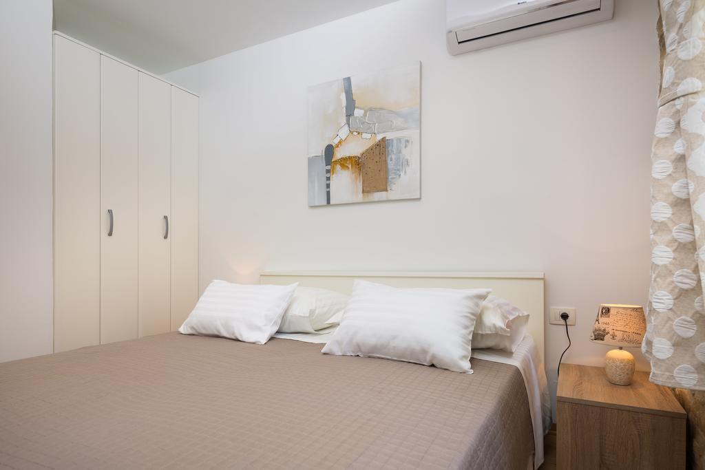 Cindro Apartment With Terrace Split Bagian luar foto