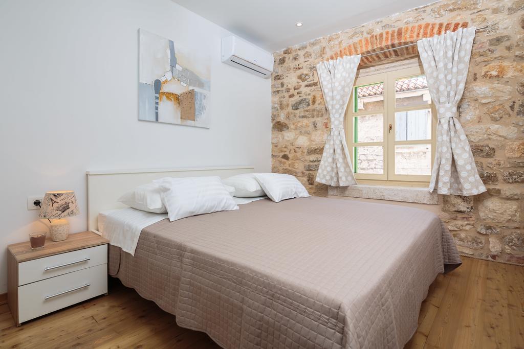 Cindro Apartment With Terrace Split Bagian luar foto
