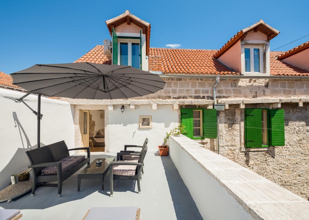 Cindro Apartment With Terrace Split Bagian luar foto