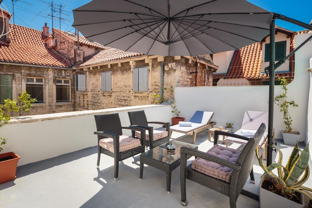 Cindro Apartment With Terrace Split Bagian luar foto